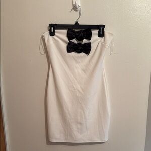 White Bodycon Dress with Black Bows Size Medium‎